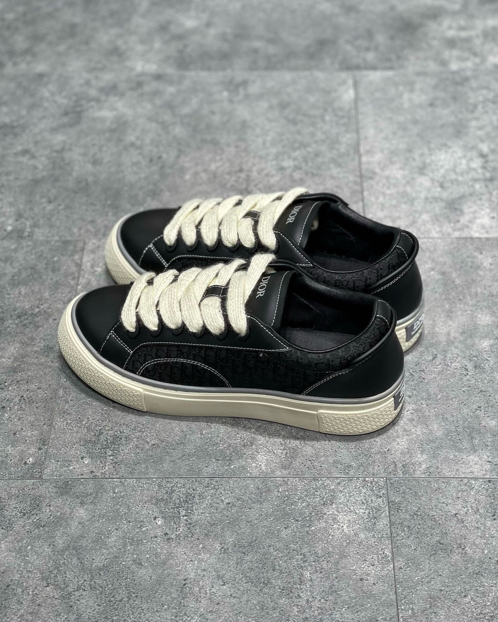 DIO Sneakers