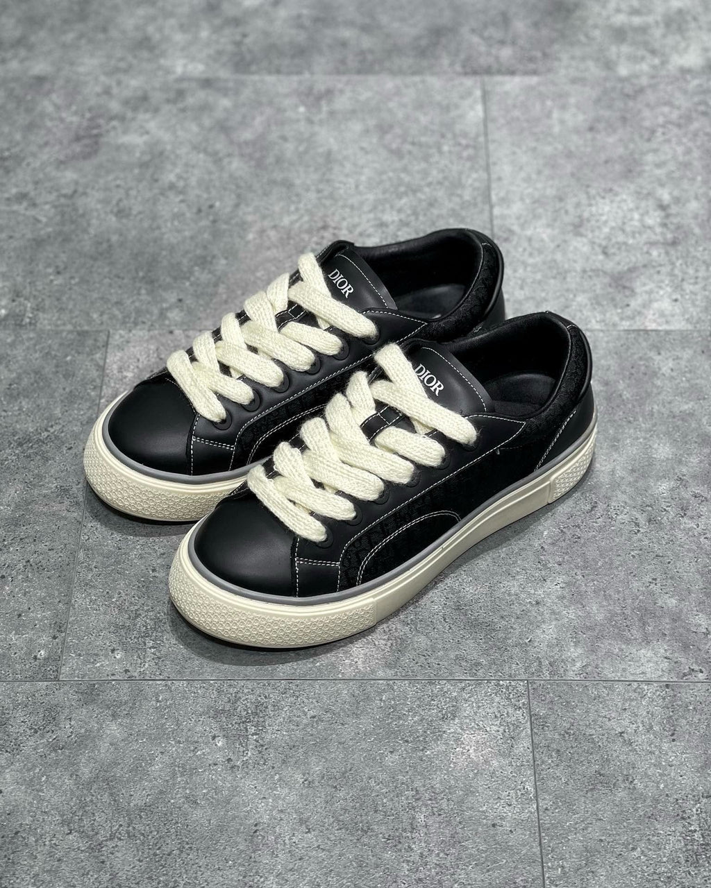 DIO Sneakers