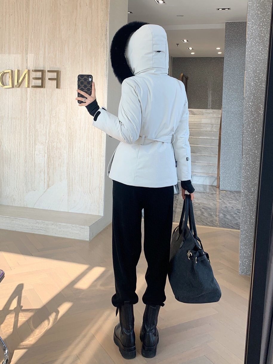 Moncler Women's Fur-Trim Hood Belted Puffer Coat