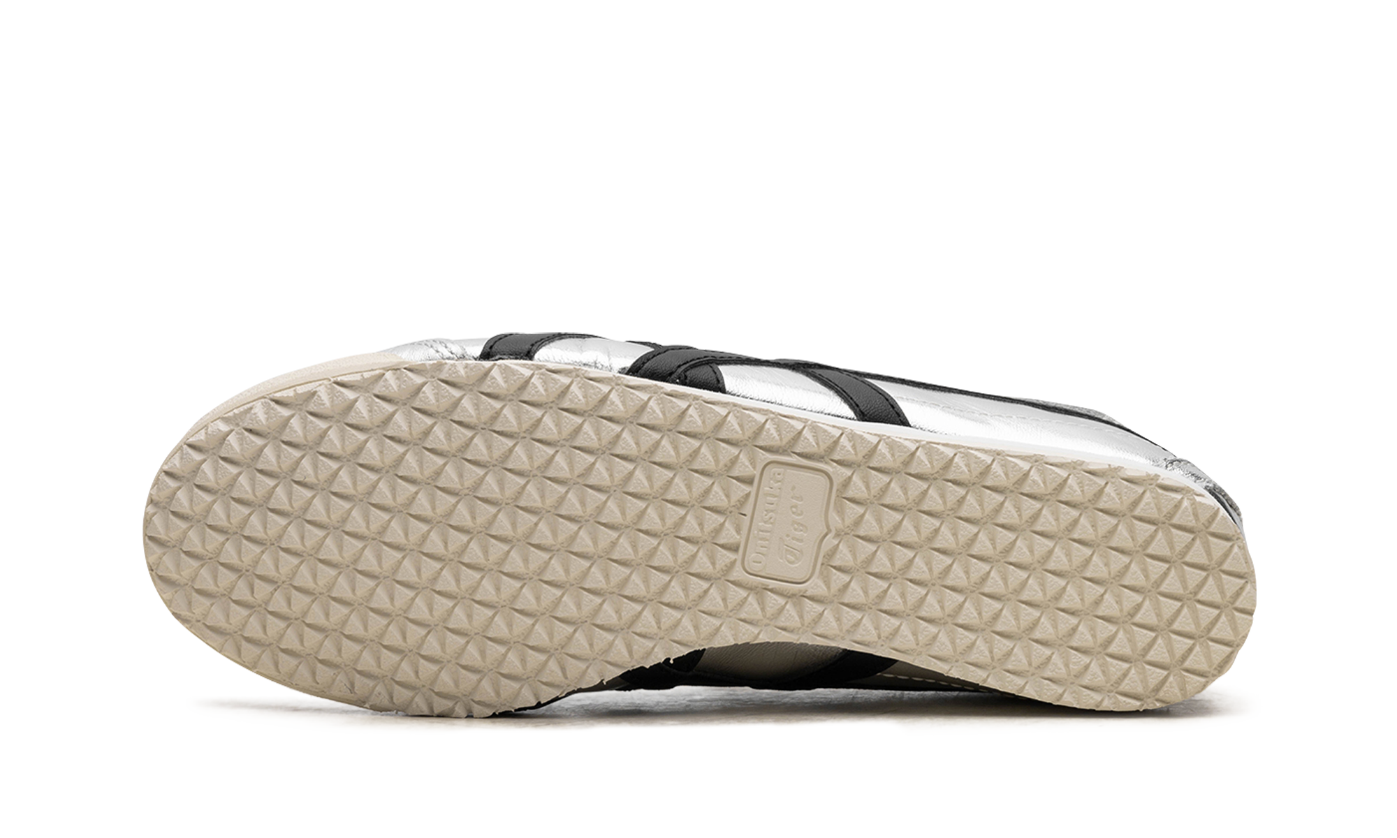 Mexico 66 "Pure Silver / Black" 1183B566 020