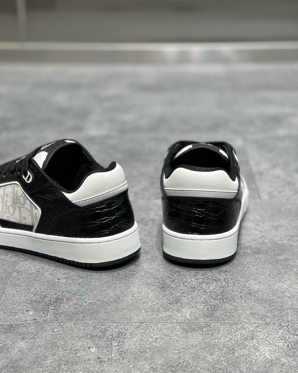 DIO Sneakers