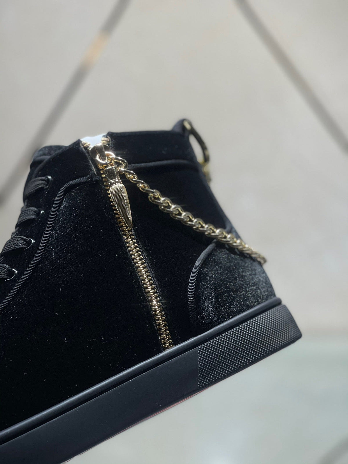 Sneakers & Shoes